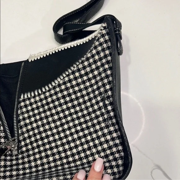 Loewe Hammock Tweed Black/White Small Tote Bag with Classic Checkered Pattern - Picture 10 of 16